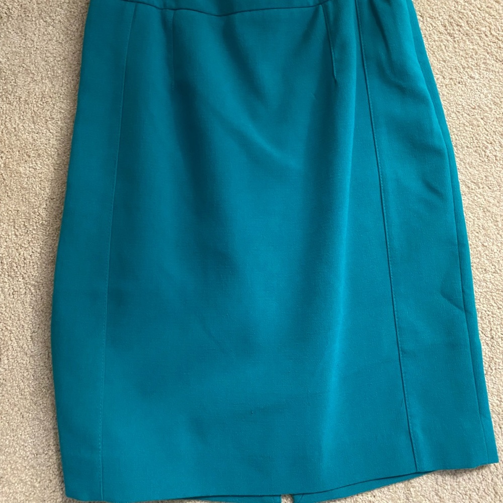 The Limited Sz 8 pencil skirt in teal